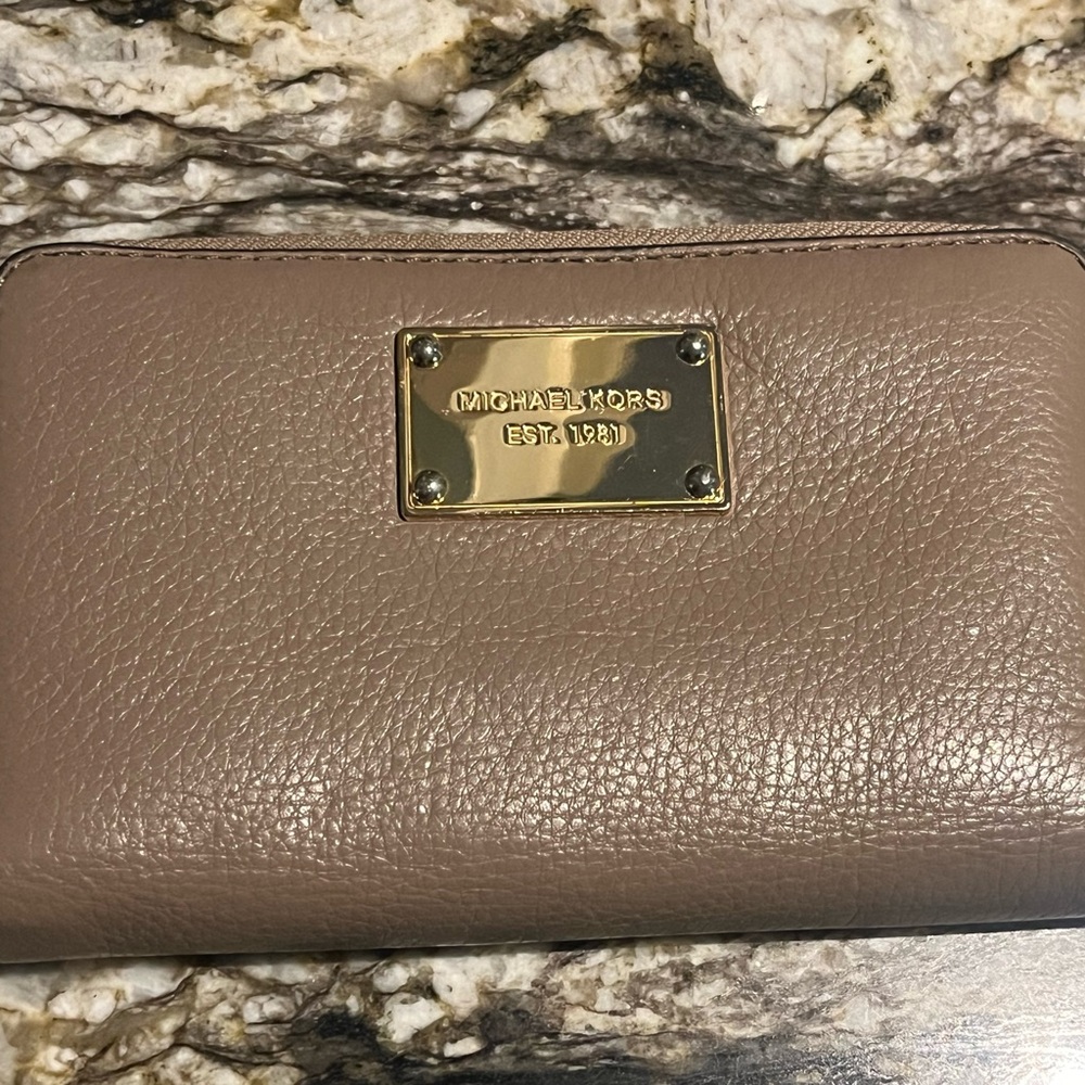 Michael Kors Taupe Leather Wallet - Picture 1 of 11